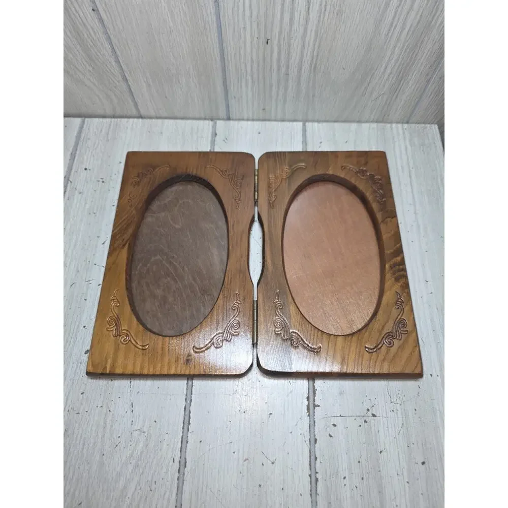 Vintage 70s Carved Wood Dual Bi-Fold Picture Frame Double Oval Window 5x7